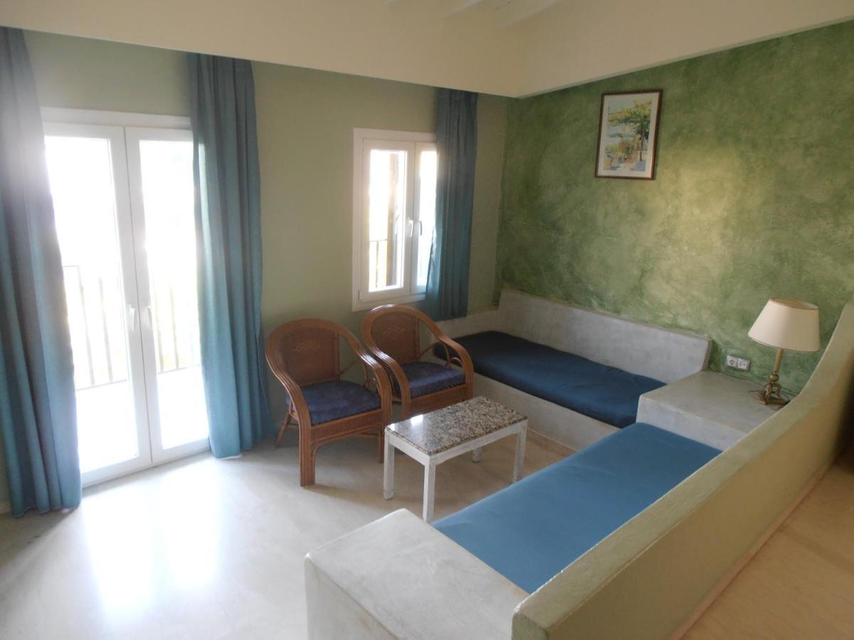 Frosini Gardens 3*